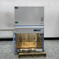 Thermo 1300 Series A2 4' Biosafety Cabinet image 2